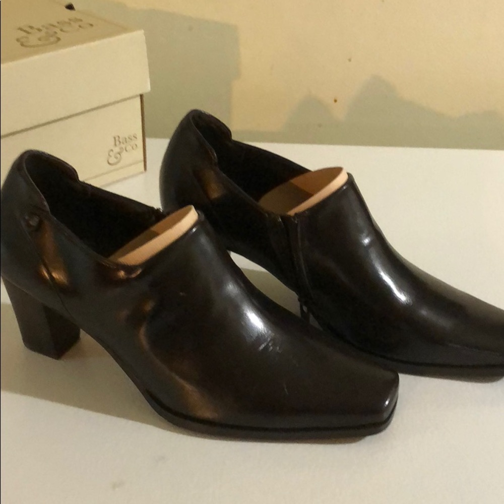 Brown,new closed shoes